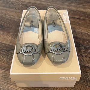 EUC Women’s Michael Kors Flats